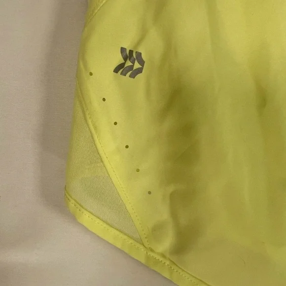 All In Motion Mid Rise Run Shorts Women with liner - Yellow XL - Picture 3 of 5